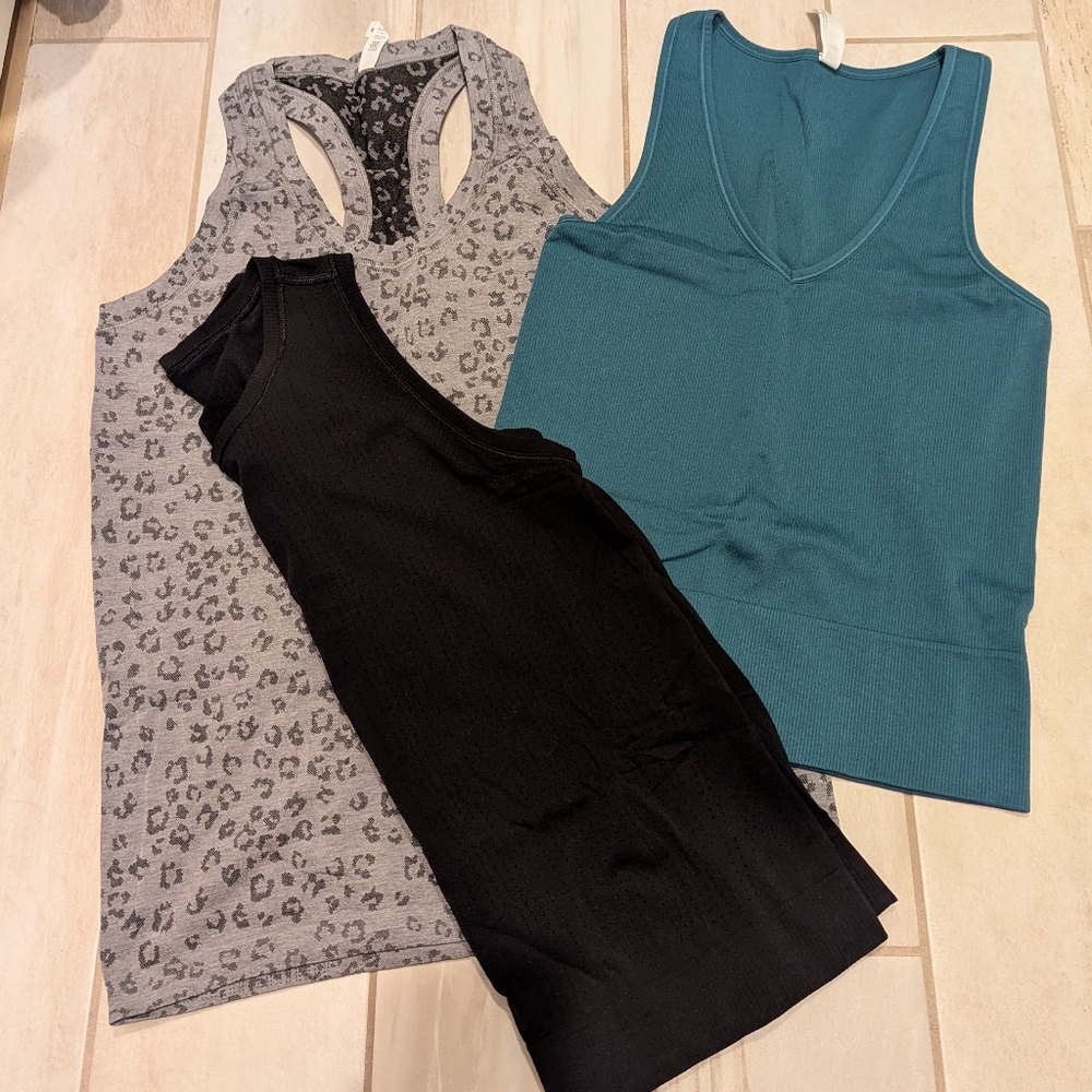 Athleta Tank Top Bundle Like New S M - Picture 2 of 8
